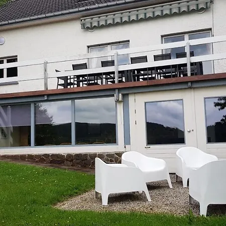 Val Du Roannay * ستافيلوت